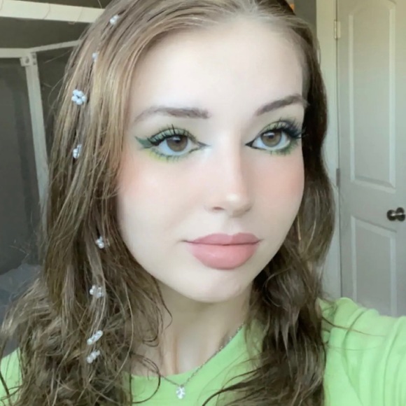 Meet your Posher, Ava - Picture 2 of 4